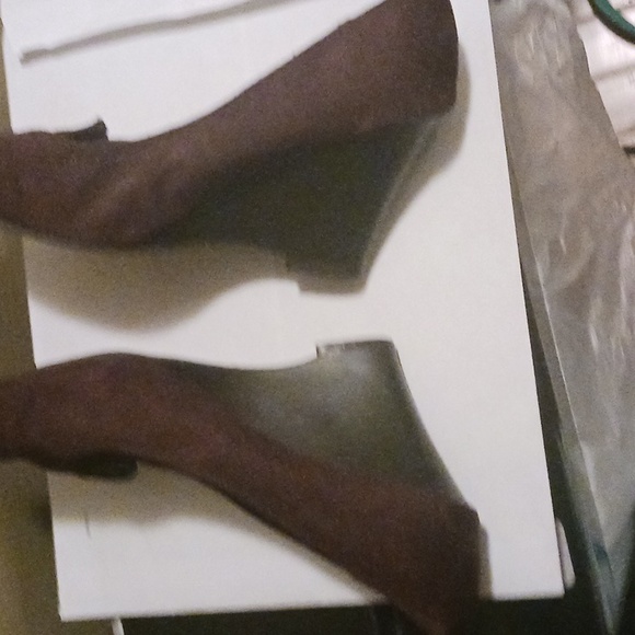 Xhilsaration Size 8 Brown Suede  w 3" platform heels - Picture 2 of 5